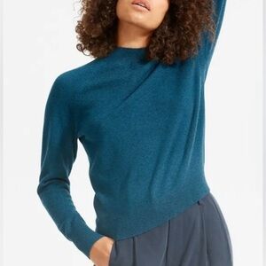 Everlane | The Cashmere Raglan Mock Neck Sweater in Heathered Indigo | Size S